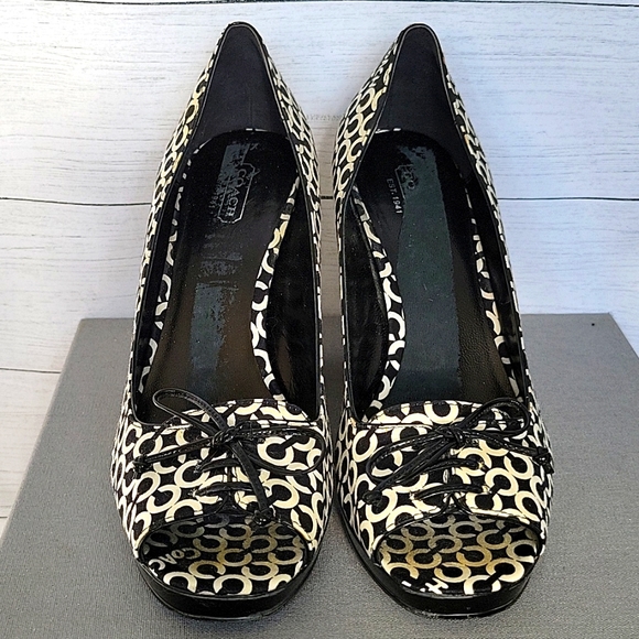 COACH "Corey" size 9 heels, Used, Cute bow detailing! - Picture 3 of 8